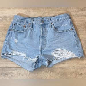 Levi’s Women’s 501 High Rise Button Fly Distressed Denim Shorts Size 32